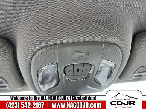 New 2022 Jeep Compass Latitude w/ Convenience Group image 17