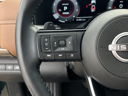 Used 2024 Nissan Pathfinder Platinum image 18