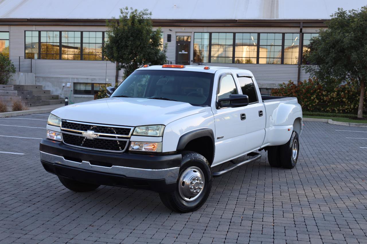Used 2006 Chevrolet Silverado 3500 2WD Crew Cab image 3