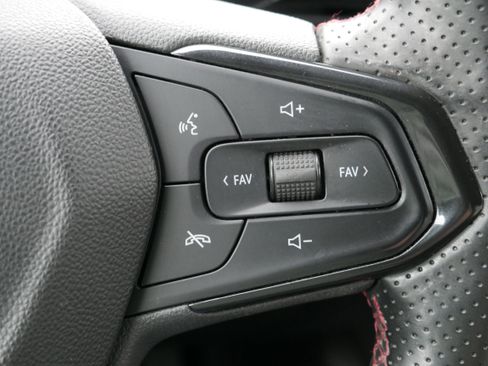 Certified 2024 Chevrolet Trax RS w/ Driver Confidence Package FWD image 23