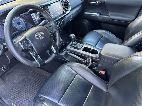 Used 2021 Toyota Tacoma TRD Off-Road w/ TRD Premium Off Road Package AWD/4WD image 9