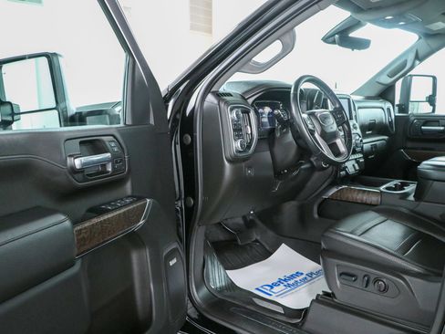 Used 2023 GMC Sierra 2500 Denali w/ Denali Ultimate Package AWD/4WD image 3