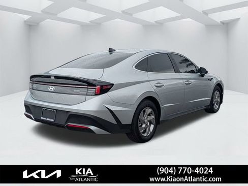 Used 2025 Hyundai Sonata SE image 3