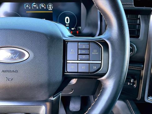 Certified 2023 Ford Expedition Platinum image 24