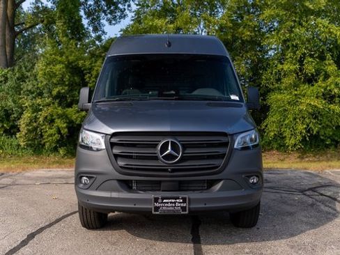 Used 2025 Mercedes-Benz Sprinter 2500 image 5