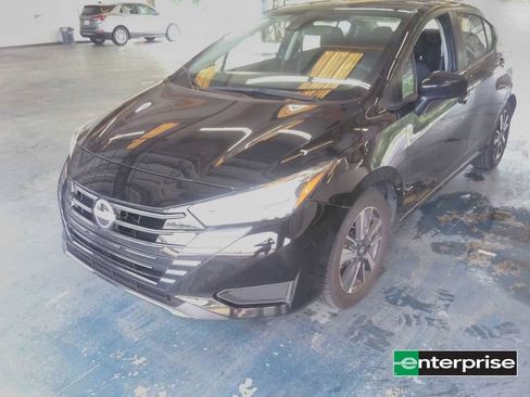 Used 2025 Nissan Versa SV FWD image 1