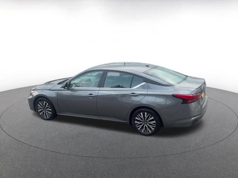 Used 2026 Nissan Altima 2.5 SV FWD image 8