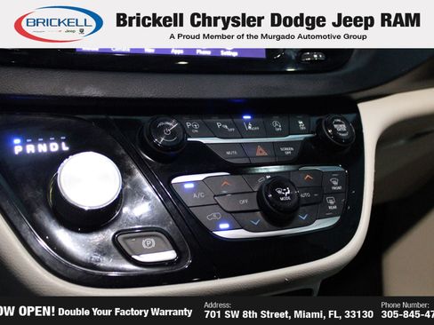 Used 2020 Chrysler Pacifica Touring w/ Advanced Safetytec Group FWD image 30
