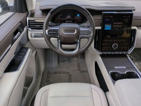 Used 2024 GMC Acadia Denali w/ Super Cruise Package image 16