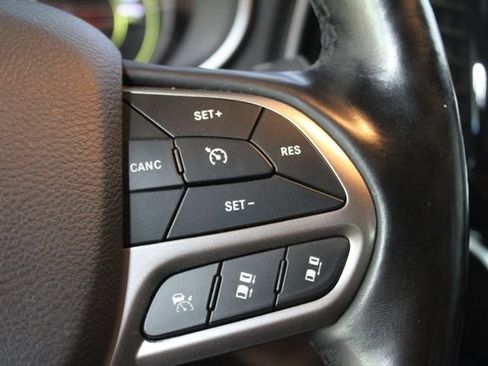 Used 2021 Jeep Cherokee High Altitude AWD/4WD image 17