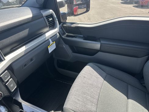 New 2025 Ford F350 XLT w/ Black Appearance Package image 15