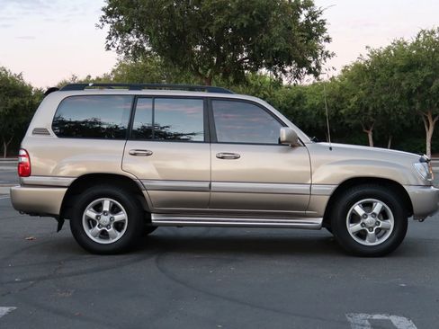 Used 2003 Toyota Land Cruiser image 8
