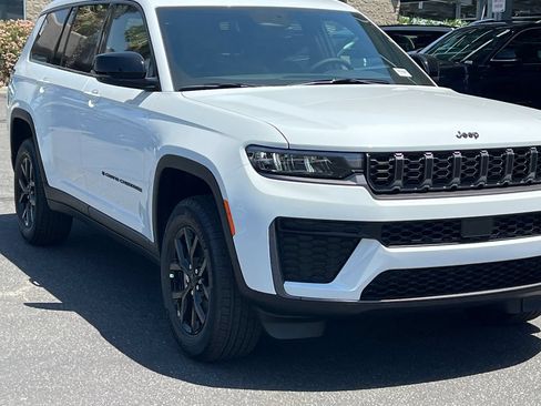 New 2026 Jeep Grand Cherokee L 4WD image 9