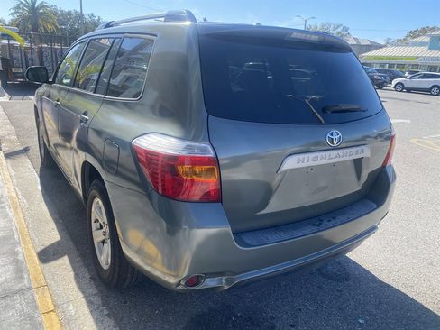 Used 2010 Toyota Highlander 2WD image 5