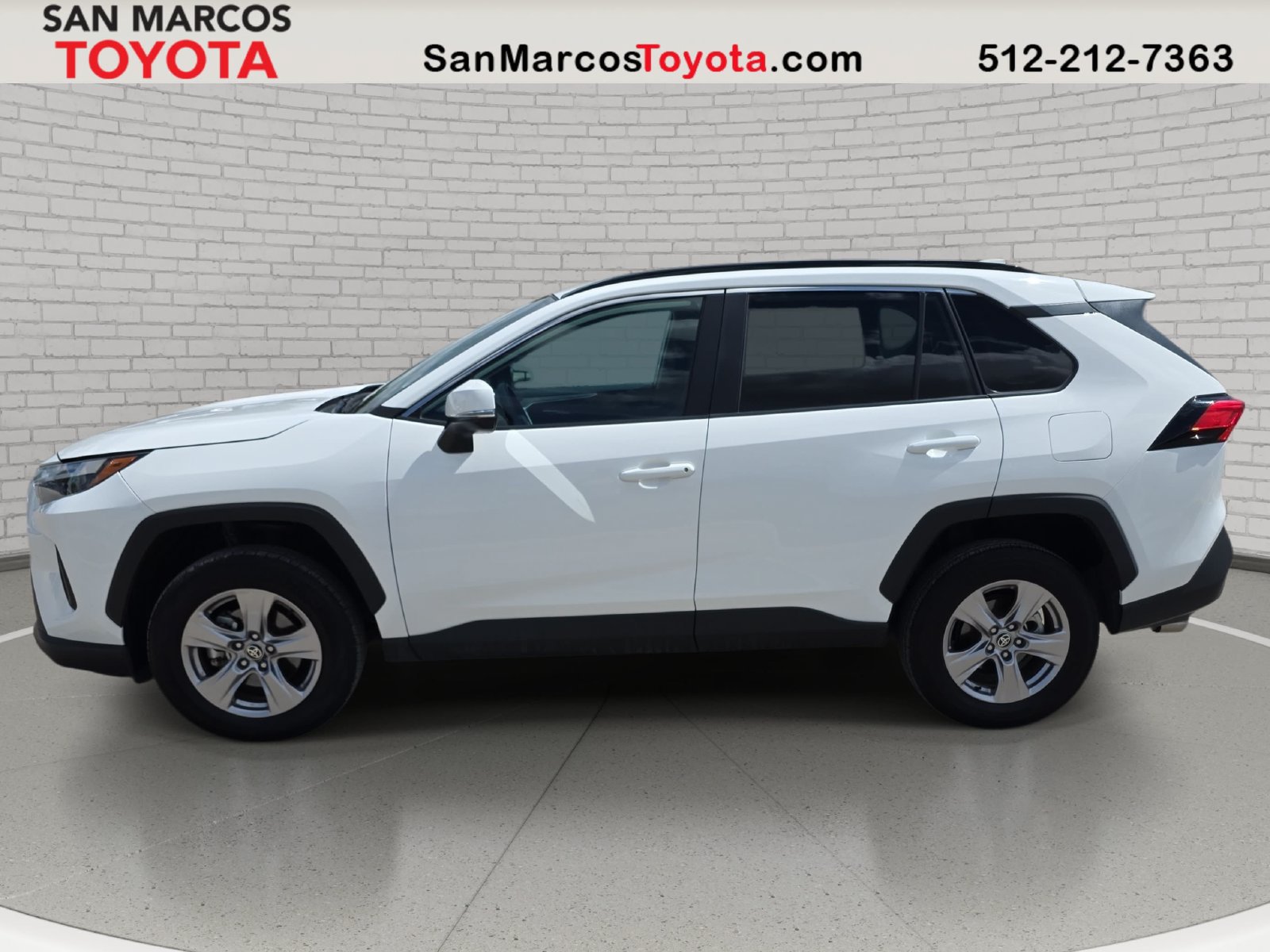 Used 2025 Toyota RAV4 XLE FWD image 9