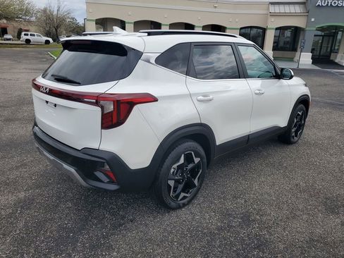 Used 2025 Kia Seltos EX w/ EX Sunroof Package image 4