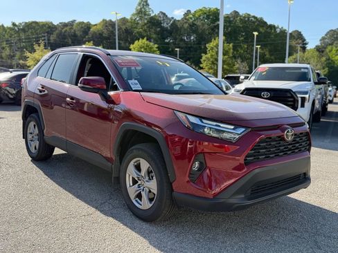 Used 2025 Toyota RAV4 XLE w/ Convenience Package image 4