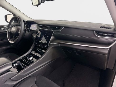 Used 2023 Jeep Grand Cherokee L Laredo image 36