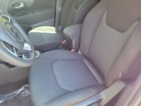 Used 2020 Jeep Renegade Sport w/ Sport Appearance Group FWD image 19