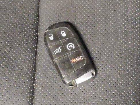 Used 2019 Jeep Grand Cherokee Limited w/ Luxury Group II RWD image 32