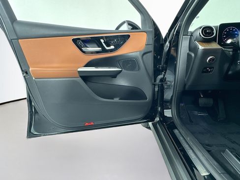 Certified 2025 Mercedes-Benz GLC 350e 4MATIC image 22