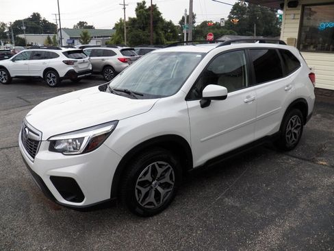 Used 2019 Subaru Forester Premium w/ All-Weather Package AWD/4WD image 4