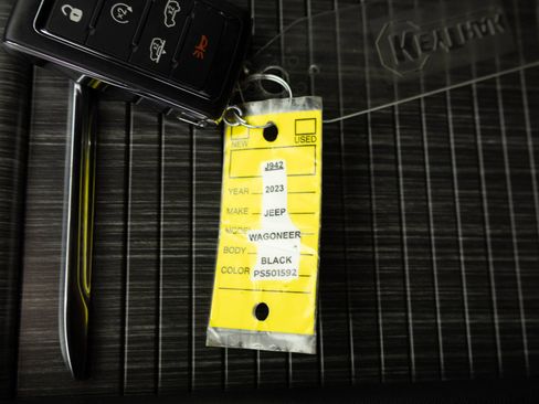 Used 2023 Jeep Wagoneer Series III w/ Convenience Group I image 28