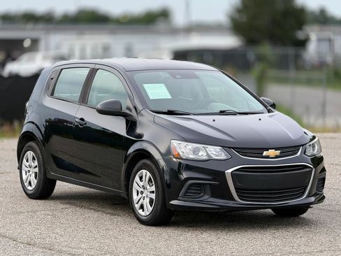 Used 2020 Chevrolet Sonic LT FWD image 1