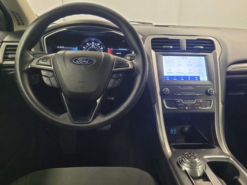 Used 2020 Ford Fusion SE FWD image 22