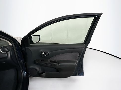 Used 2015 Nissan Versa SV image 28