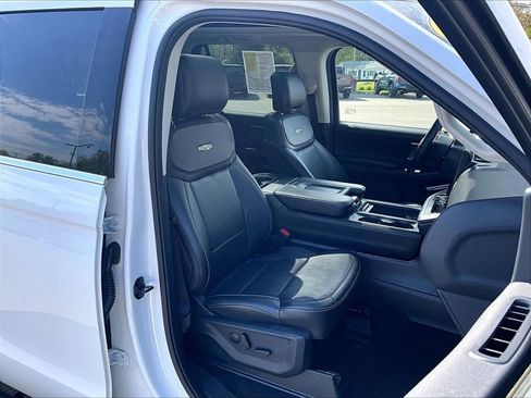Used 2025 Ford Expedition Max Platinum AWD/4WD image 11