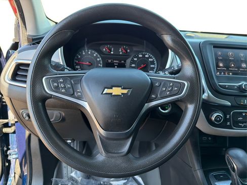 Used 2022 Chevrolet Equinox LS image 17