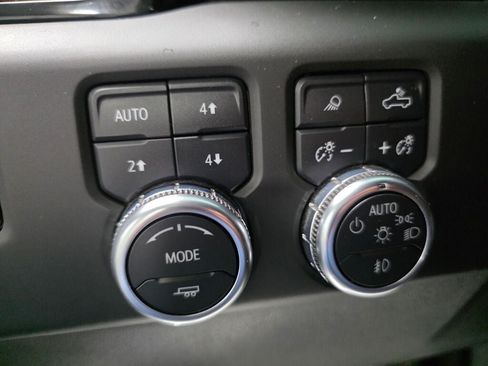 Used 2022 GMC Sierra 1500 AT4 w/ AT4 Preferred Package AWD/4WD image 19