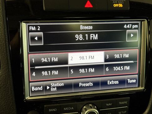 Used 2014 Volkswagen Touareg TDI image 17