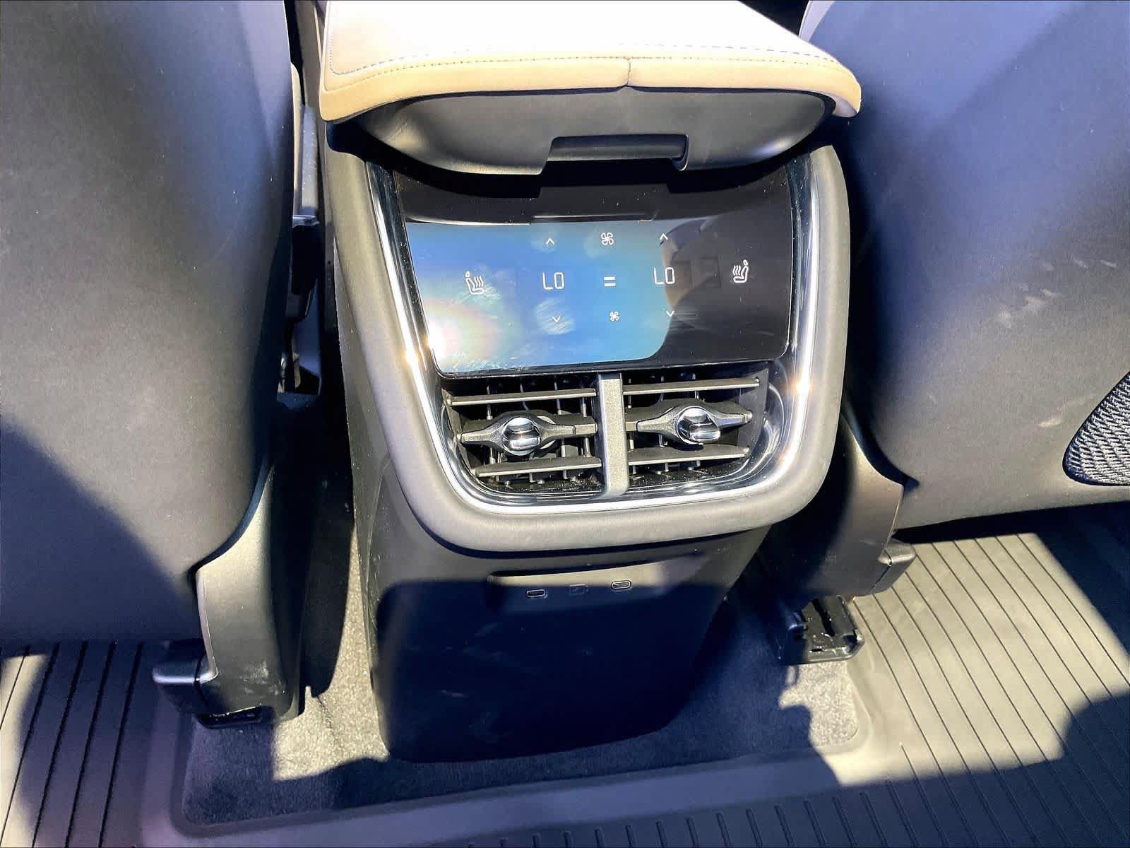 New 2026 Volvo EX90 Plus RWD image 16