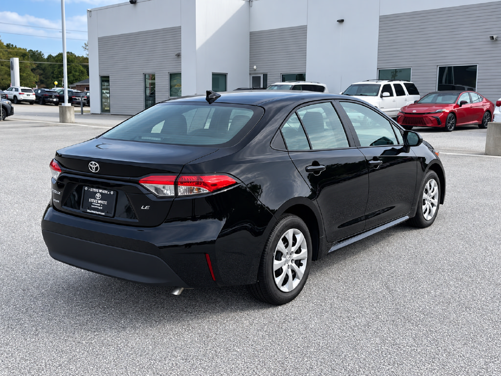 Used 2025 Toyota Corolla LE FWD image 7