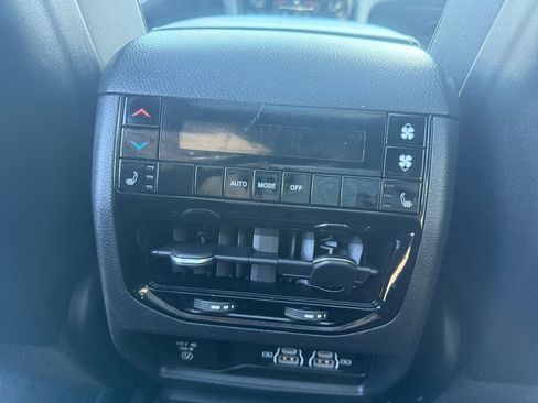 Used 2023 Jeep Grand Cherokee L Overland image 30