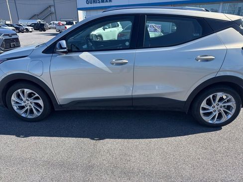 Used 2023 Chevrolet Bolt EUV LT image 6