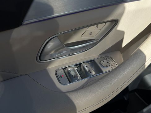 Used 2025 Mercedes-Benz GLS 450 4MATIC image 65