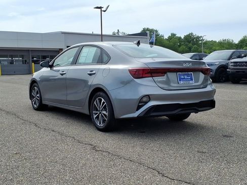 Used 2024 Kia Forte LXS w/ LXS Technology Package FWD image 4