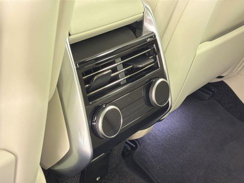 New 2026 Land Rover Range Rover SE image 28