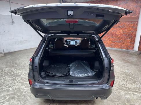 Used 2025 Subaru Forester Touring AWD/4WD image 32