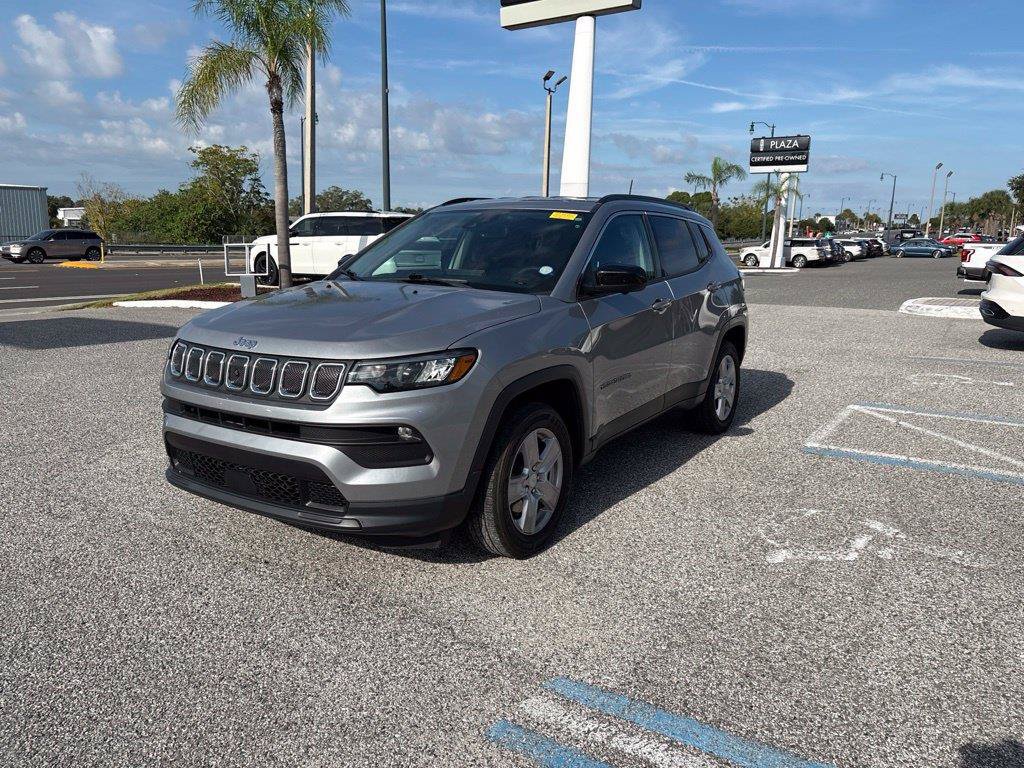 Used 2022 Jeep Compass Latitude w/ Convenience Group AWD/4WD image 13
