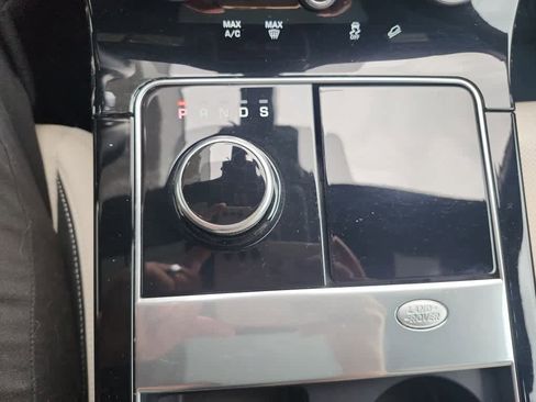 Used 2019 Land Rover Range Rover Velar R-Dynamic SE AWD/4WD image 18