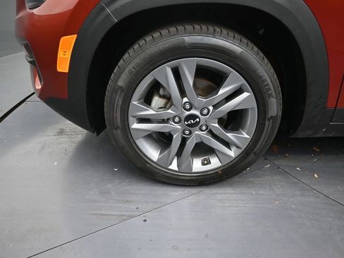 Used 2023 Kia Seltos S FWD image 9