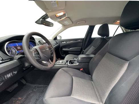 Used 2023 Chrysler 300 Touring w/ Sport Appearance Package RWD image 20