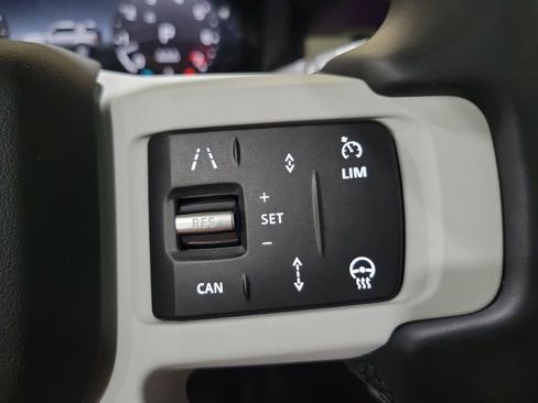 Used 2025 Land Rover Defender 90 X-Dynamic SE AWD/4WD image 16