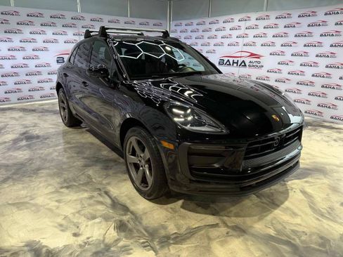 Used 2023 Porsche Macan AWD/4WD image 7