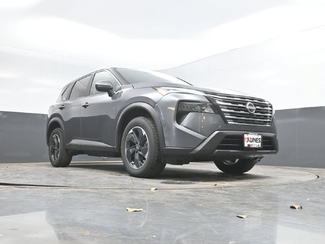Used 2025 Nissan Rogue SV AWD/4WD image 45