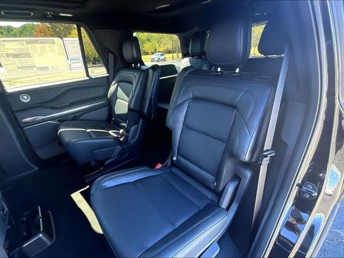 New 2025 Lincoln Navigator Reserve w/ Jet Appearance Package image 10